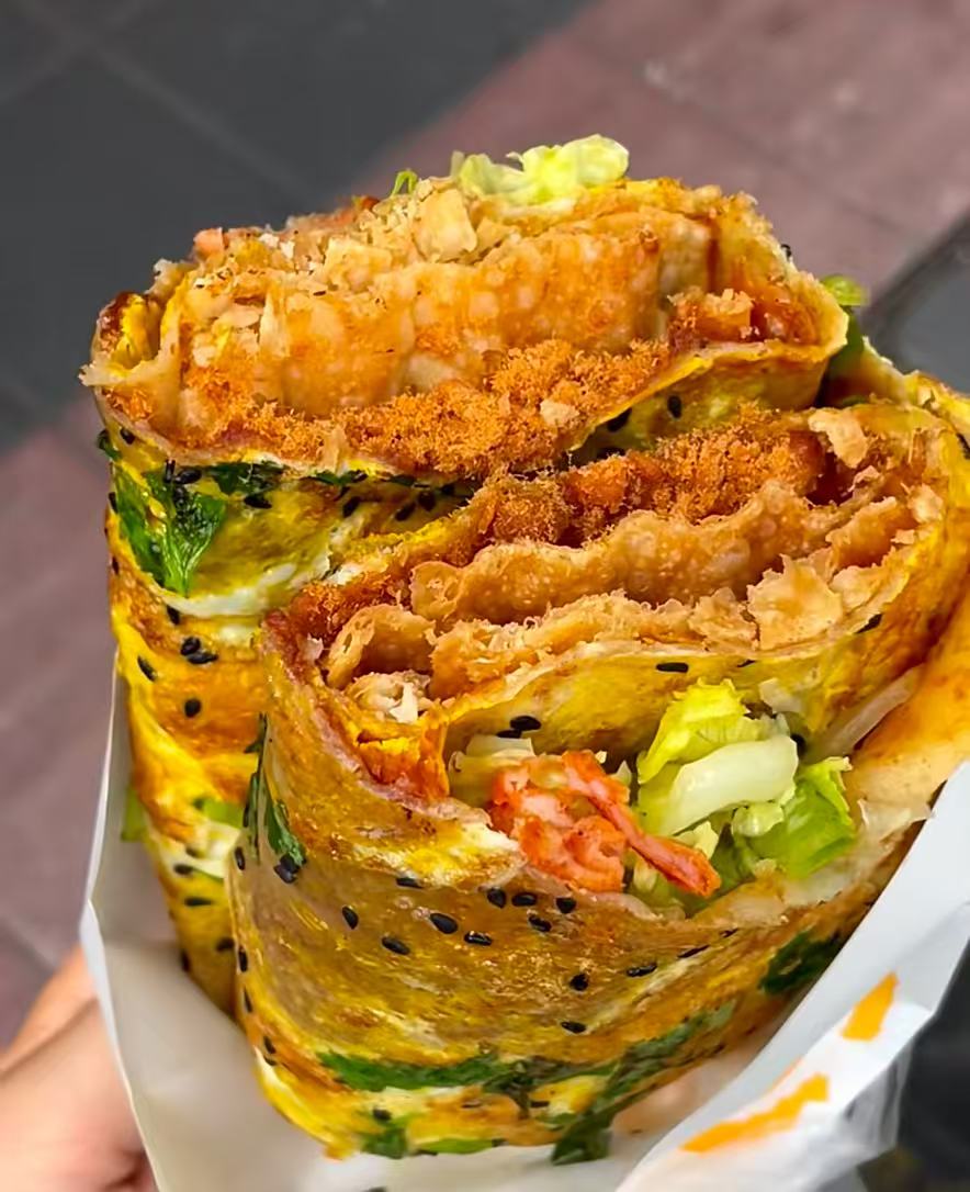 Pancake rolled with crisp fritter